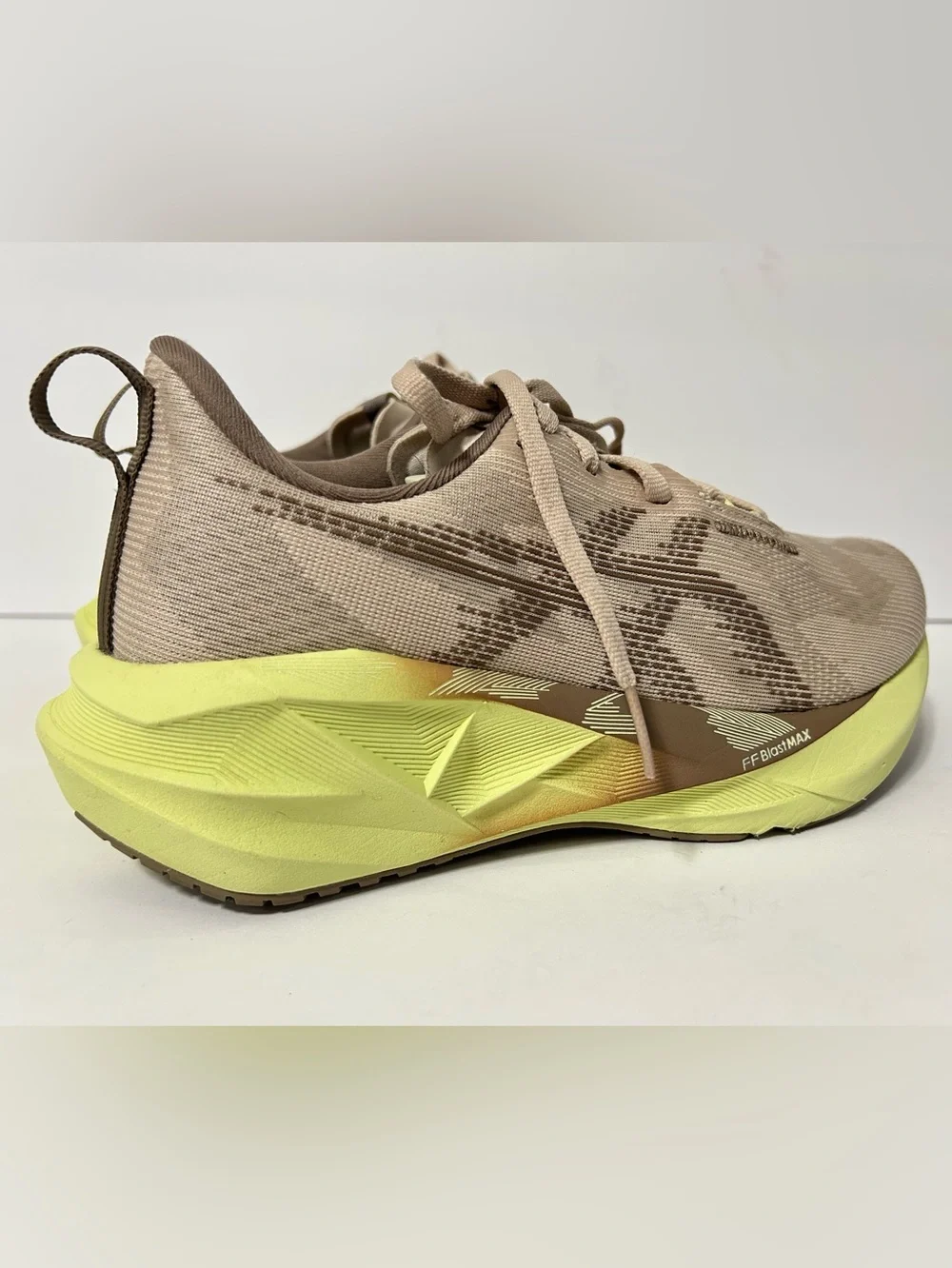 Asics please pictures signs